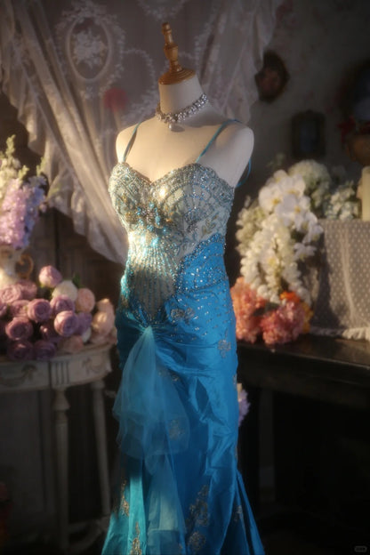 Vintage Perlenbesetztes Trägerloses Blaues Satin Gold Besticktes Kleid mit Schleppe für den Abschlussball P3430