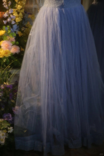 Elegantes blaues, herzförmiges Neckholder-Abendkleid mit Spitzenbesatz und A-Linien-Schnitt P3432