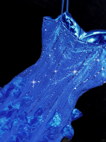 Atemberaubendes saphirblaues, perlenbesetztes Meerjungfrauen-Abendkleid mit Spaghettiträgern P3441