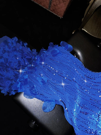 Atemberaubendes saphirblaues, perlenbesetztes Meerjungfrauen-Abendkleid mit Spaghettiträgern P3441
