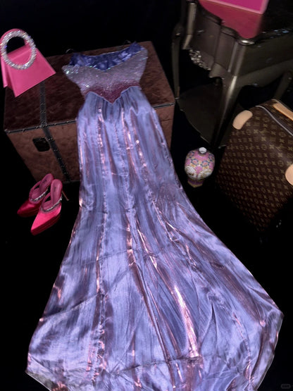 Charmantes lila Pailletten-Spaghettiträger-Satin-Ballkleid P3452