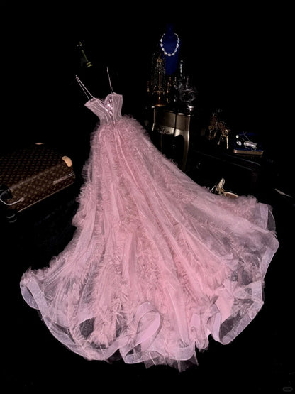 Süßes rosafarbenes Spaghettiträger-Glitzer-Tüll-Fischgrätmuster-Puffy-Ballkleid P3456