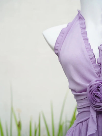 Fließendes Chiffon-Abendkleid P3459 mit Neckholder, Rückenausschnitt und Rüschen in Lila