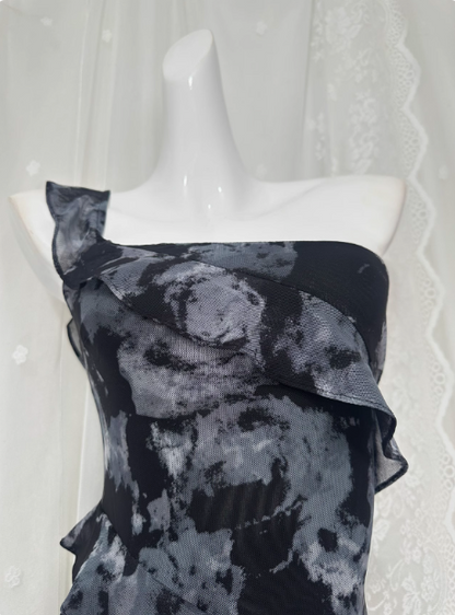 Weiches bedrucktes Spitzen-Ein-Schulter-Volant-Schlitz-Ballkleid P3462