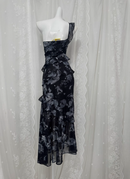 Weiches bedrucktes Spitzen-Ein-Schulter-Volant-Schlitz-Ballkleid P3462