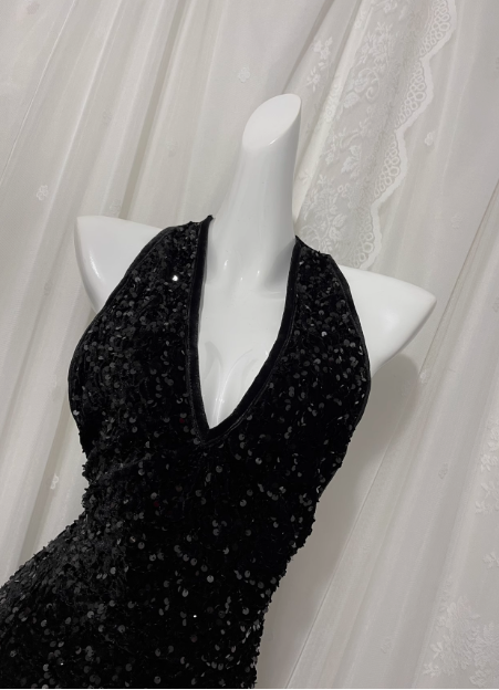 Black Sexy Backless Halter Neck Sequined Prom Dress P3464