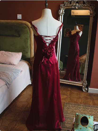 Elegantes ärmelloses weinrotes Meerjungfrauen-Ballkleid mit 3D-Blumen und Rückenschnürung P3476