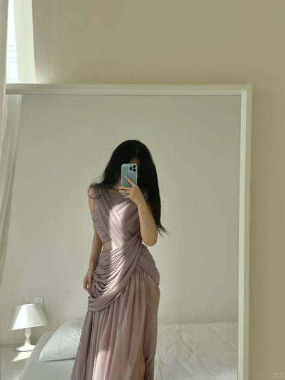 Elegantes und lässiges lila Abendkleid aus Chiffon mit Schwingkragen, hohem Schlitz und asymmetrischem Saum P3488