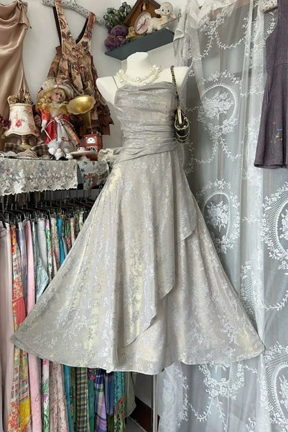 Wunderschönes graues Spaghetti-Träger-A-Linien-Ballkleid mit Träger-Rücken P3498