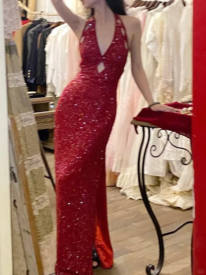Sexy rotes Pailletten-Neckholder-Rückenfrei-Kleid mit Schlitz für den Abschlussball P3502