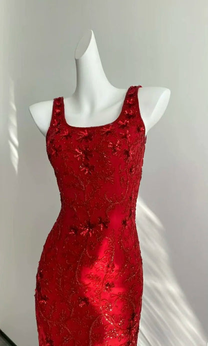 Atemberaubendes rotes, ärmelloses Meerjungfrauen-Ballkleid mit U-Boot-Ausschnitt und Perlen P3503