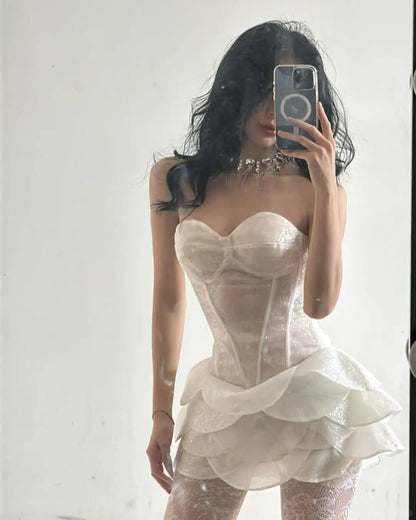Schickes weißes Tube-Top mit glitzerndem Blütenrock 17. Geburtstag Homecoming-Kleid P3509