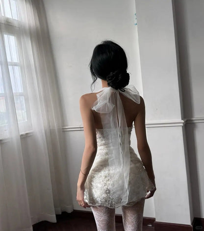 Süßes Neckholder-Minikleid mit 3D-Blumen und Perlen P3510
