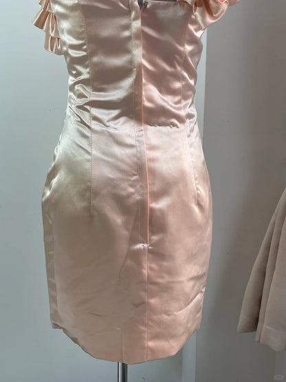 Süßes rosafarbenes schulterfreies, eng anliegendes Satin-Heimkehrkleid zum 17. Geburtstag P3536