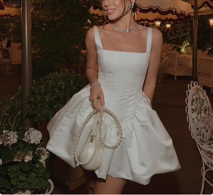 Französischer Stil Weiß Flauschig Bud Sling 17. Geburtstag Homecoming-Kleid P3551