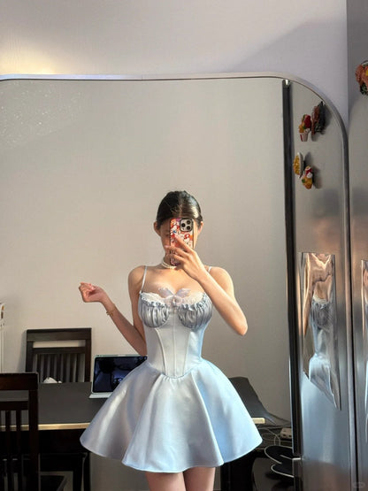 Süßes hellblaues Satin-Minikleid mit Spaghettiträgern in A-Linie für Geburtstagsfeier und Heimkehr P3563