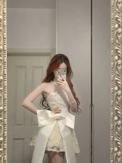 Niedliches trägerloses A-Linien-Minikleid mit Spitzenperlen-Schleife zum 17. Geburtstag Homecoming P3570