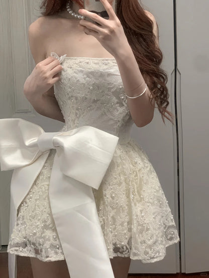 Niedliches trägerloses A-Linien-Minikleid mit Spitzenperlen-Schleife zum 17. Geburtstag Homecoming P3570