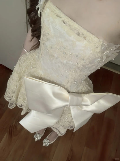 Niedliches trägerloses A-Linien-Minikleid mit Spitzenperlen-Schleife zum 17. Geburtstag Homecoming P3570