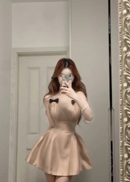 Süßes rosafarbenes Neckholder-Satin-A-Linien-Heimkehrkleid mit Schleife P3572