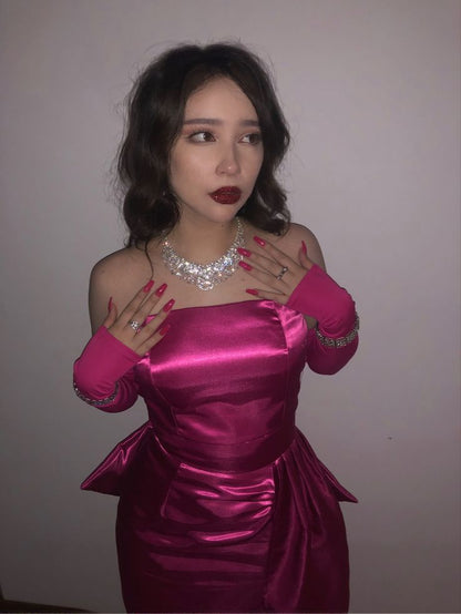 Süßes, heißrosafarbenes Bandeau-Kleid aus Satin mit Schleife für den 17. Geburtstag/Heimkehr P3634