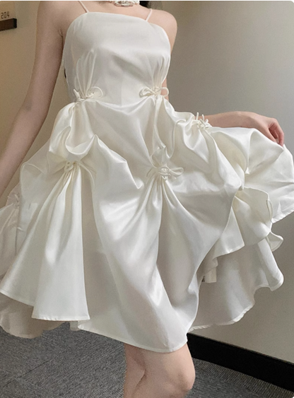 Süßes Satin Bandeau-Top Trägerloses Unregelmäßiges Puff-Geburtstagskleid Heimkehrkleid P3642