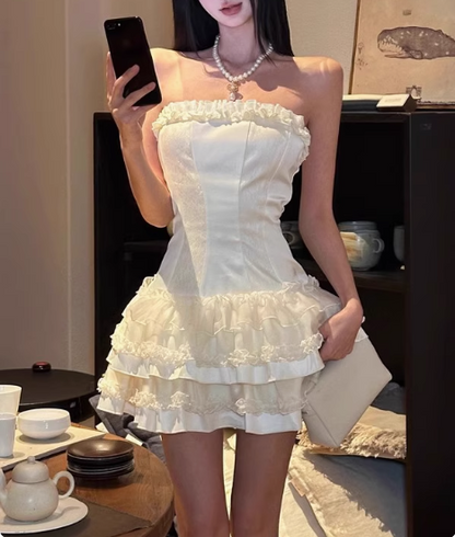 Süßes weißes Kuchen-Puffy Satin-Spitzennaht-Neckholder-Kurzgeburtstagskleid Heimkehrkleid P3655