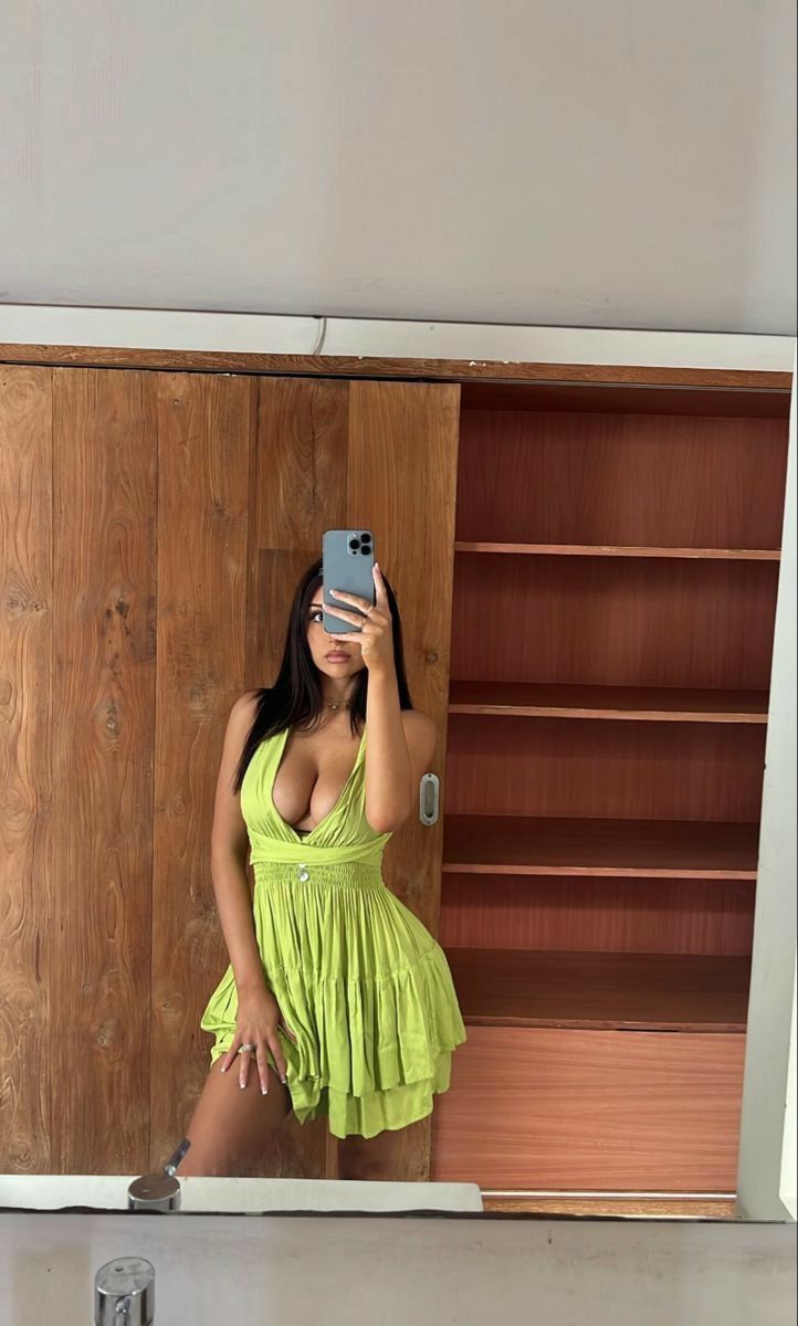 Sexy Green Deep V-Neck Halter Neck Mini 17th Birthday Homecoming Dress P3669