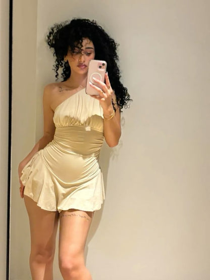 Elegantes schulterfreies ärmelloses figurbetontes Mini-Heimkehrkleid P3672