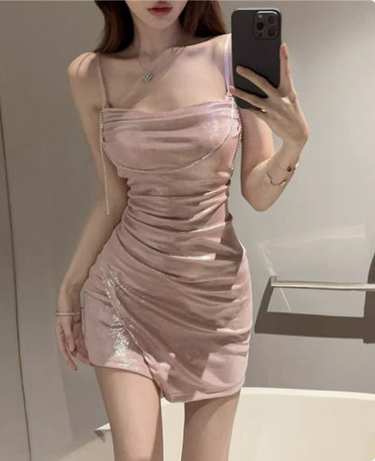 Süßes schulterfreies Kleid mit Kette und Perlen, unregelmäßiges Geburtstagskleid, Heimkehrkleid P3678