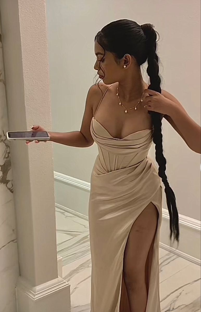 Sexy Geburtstagskleider Neckholder Champagner Abschlussballkleider Geburtstag Outfits P369