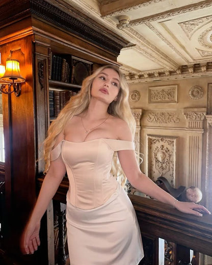 Elegantes rosa One-Shoulder-Heimkehrkleid mit Fischgrätmuster und Rückenschnürung P3703