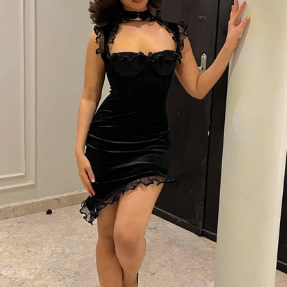 Sexy schwarzes Samtkleid mit Rüschen und unregelmäßigem Schnitt für den 17. Geburtstag, P3707