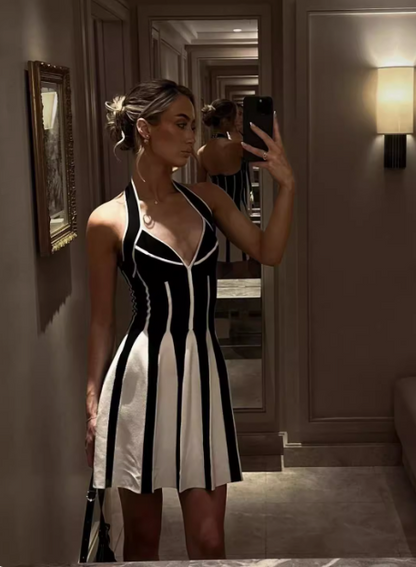 Sexy, tief ausgeschnittenes, rückenfreies Neckholder-Kleid mit gestreifter Taille und A-Linie für die Heimkehr P3728