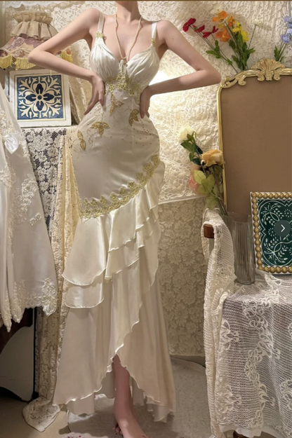 Vintage Perlen-Satin V-Ausschnitt Rüschen Meerjungfrau Ballkleid P3751