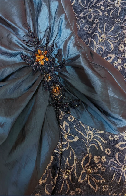 Vintage Marineblau Plissiertes Satin Spitzen Perlen Langes Ballkleid P3760