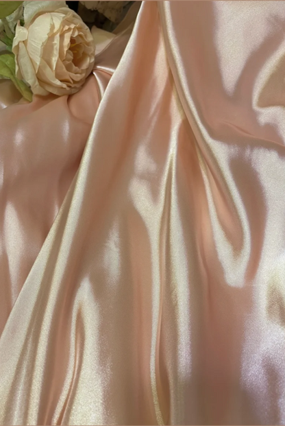 Süßes rosafarbenes, dreidimensionales Satin-Maxikleid mit V-Ausschnitt für den Abschlussball P3762