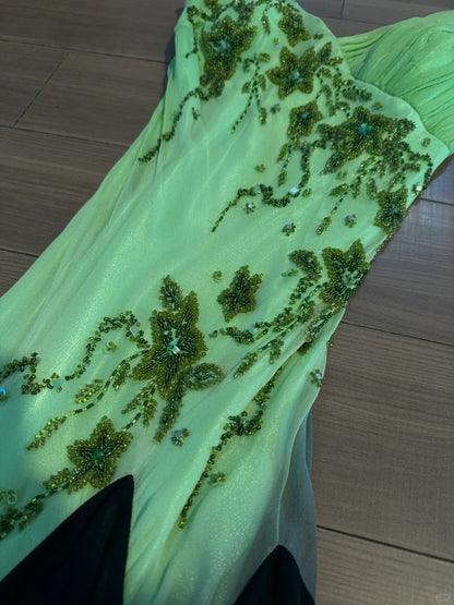 Vintage Grünes Perlen V-Ausschnitt Quallen Rock Langes Ballkleid P3787