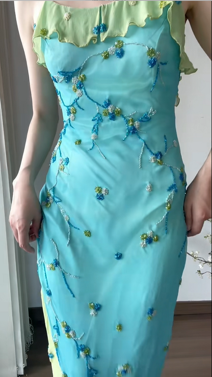 Wunderschönes, schulterfreies, blaues, langes Ballkleid mit Rüschen und Perlen P3789