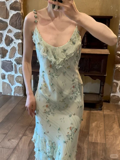 Elegantes, trägerloses, mehrlagiges Chiffon-Ballkleid mit blauer Rose und schräg geschnittenem Rock P3791