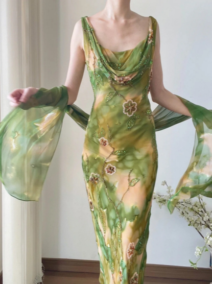 Frisches gelb-grünes, perlenbesetztes Chiffon-Abendkleid mit Schwingkragen P3802