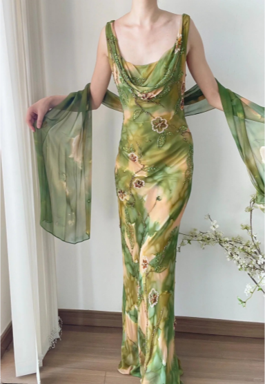 Frisches gelb-grünes, perlenbesetztes Chiffon-Abendkleid mit Schwingkragen P3802