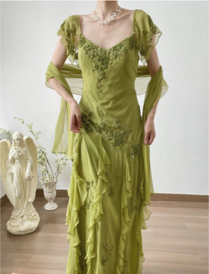 Elegantes grünes besticktes Chiffon-Abschlussballkleid mit Flügärmeln P3806
