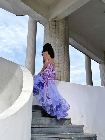 Atemberaubendes lila, trägerloses V-Ausschnitt-Ballkleid aus bedrucktem Tüll im Meerjungfrauen-Stil P3808