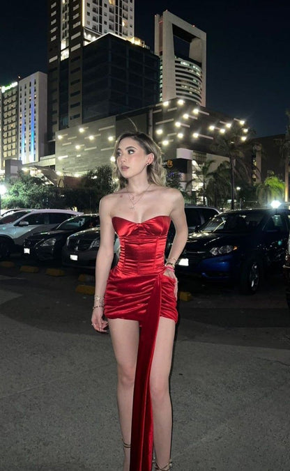 Wunderschönes trägerloses Oberteil, roter Satin, schmal geschnitten, Hüfte, 17. Geburtstag, Ballkleid P3809