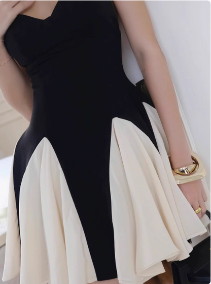 Design Schwarz-Weiß-Naht Trägerloser A-Linien-Geburtstag kurzer Rock Homecoming-Kleid P3825