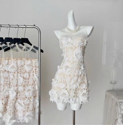 Wunderschönes, ärmelloses, rundhalsiges Kleid mit Netzstoff-Einsätzen und Spitzen-Taille für Geburtstag/Abschlussball P3827