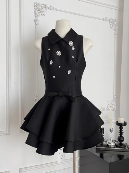 Süßes ärmelloses, nietenbesetztes Diamant-Rollkragen-Kleid, schmal geschnitten, mit Puffy-Rock, Geburtstagskleid, kurzes Heimkehrkleid P3828