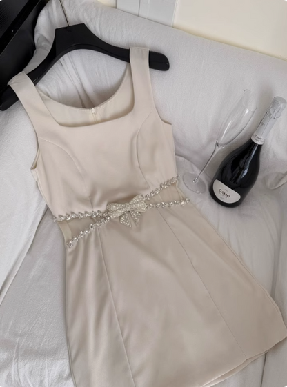 Elegantes ärmelloses kurzes Abschlussballkleid mit eckigem Ausschnitt, hohlen Diamanten und Geburtstagsshorts P3833