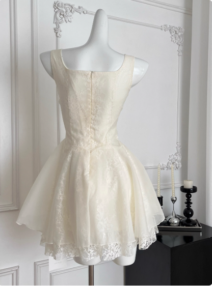 Süßes Träger-Kleid mit eckigem Ausschnitt, Bindedetail, Netzstoff, Puffärmeln und Geburtstagsrock für den Homecoming-Ball P3838
